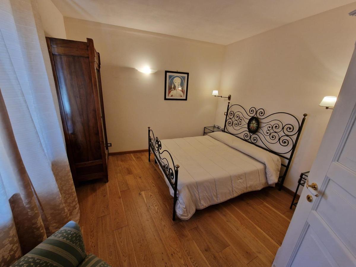 Flat I Apartman Petroio Kültér fotó