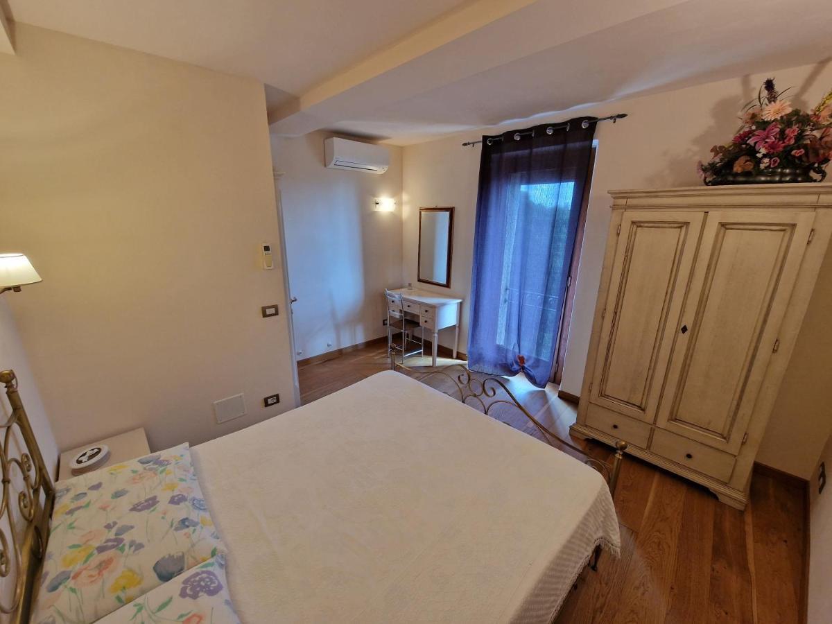 Flat I Apartman Petroio Kültér fotó